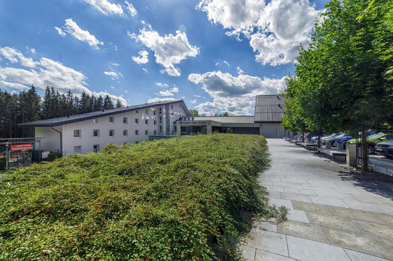 Hotel Jezerka Seč エクステリア 写真