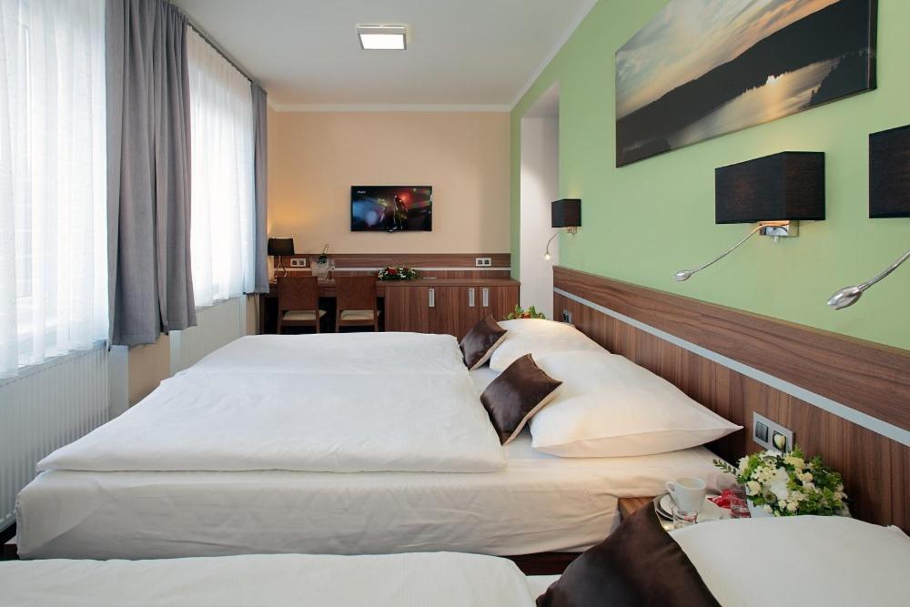 Hotel Jezerka Seč エクステリア 写真